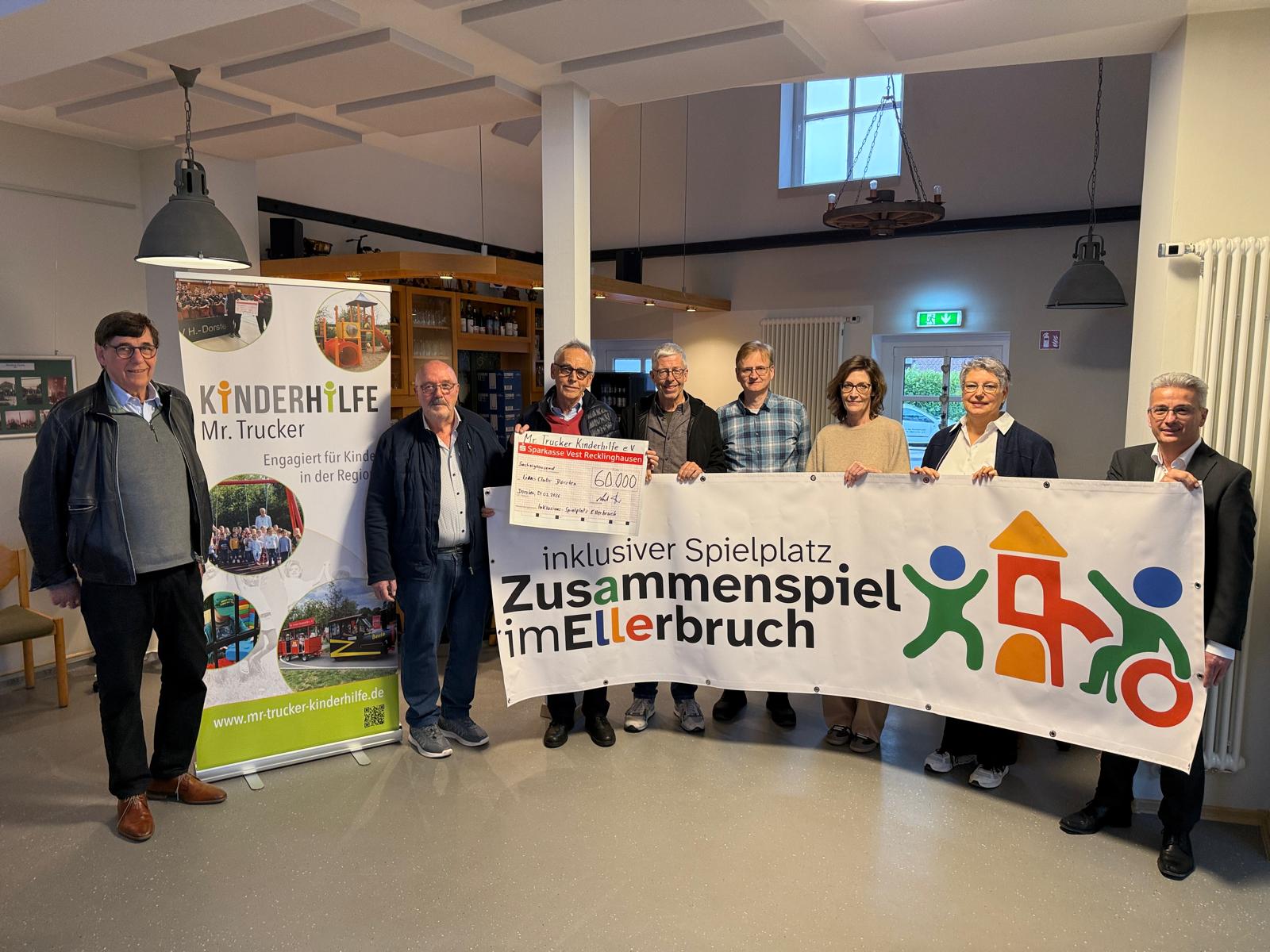Die vier Dorstener Lions-Clubs sind Initiatoren für das Projekt "Zusammenspiel". Dabei geht es um die Errichtung eines inklusiven Spielplatzes in Dorsten-Hervest. Auf dem Gelände des Ellerbruchparks soll mit einem geschätzten Aufwand von knapp 1 Millionen Euro ein in Deutschland einmalger Spielplatz für behinderte und nicht behinderte Kinder entstehen. Die Geräte können auch von Rollstuhlfahrern genutzt werden. Der Vorstand des Vereins hat beschlossen, dieses "Leuchtturmprojekt" mit insgesamt 60.000 € zu fördern, 10.000 € sind eine zweckgebundene Spende der Peter Schorr-Stiftung aus Gelsenkirchen. 